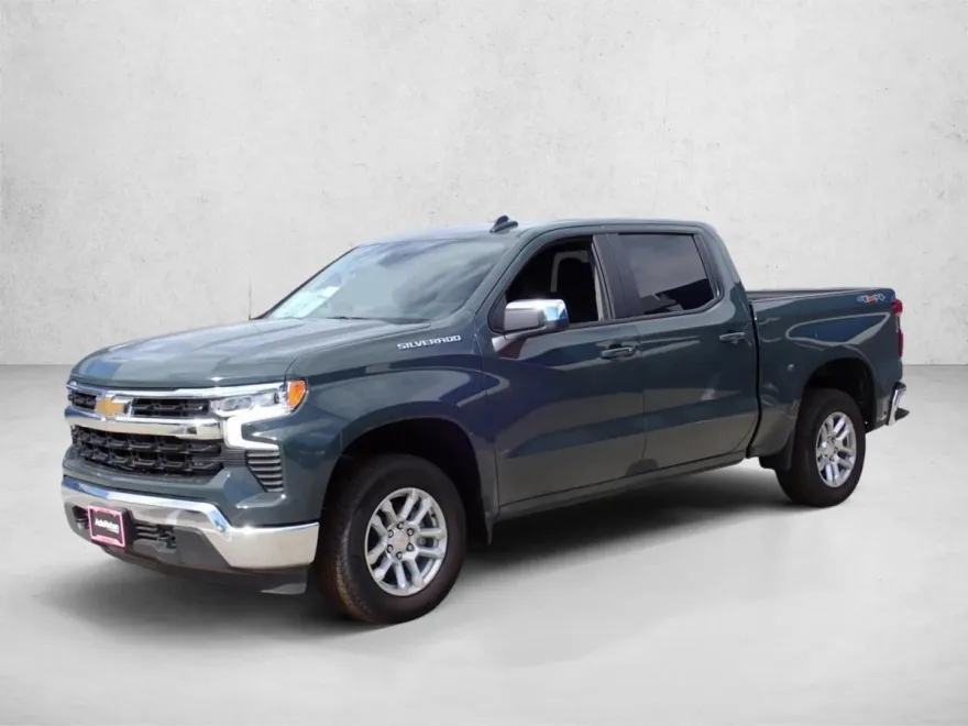 2025 Chevrolet Silverado 1500 LT photo 1