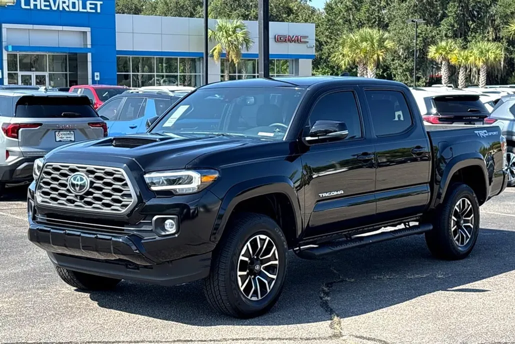 2023 Toyota Tacoma TRD Sport V6 photo 1