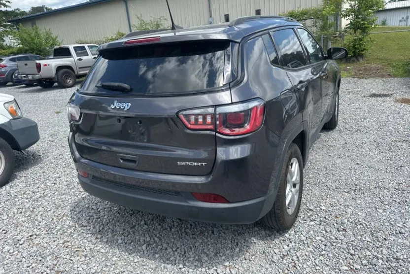 2018 Jeep Compass Sport photo 1