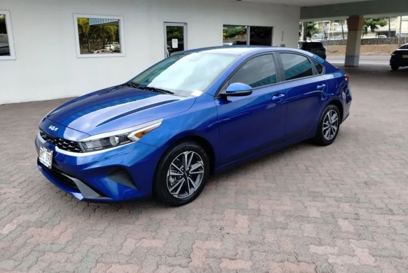 2023 Kia Forte LXS photo 1