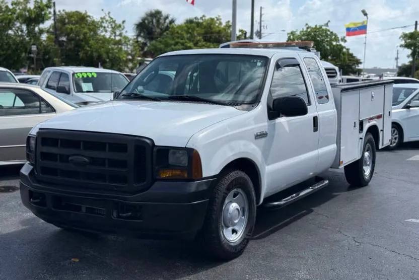 2007 Ford F-350 XL photo 1