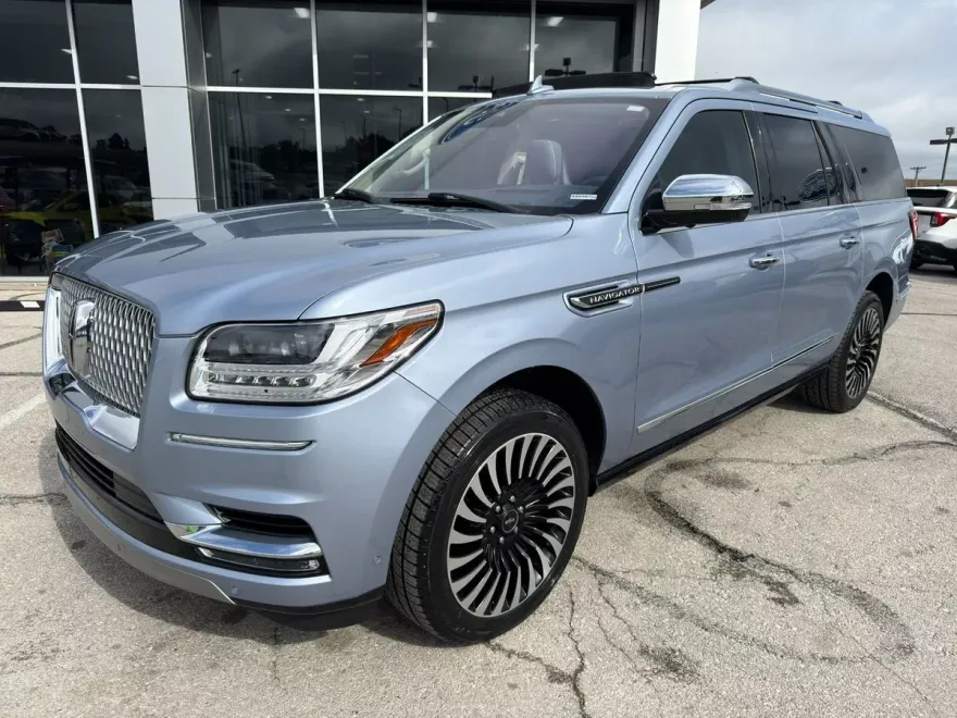 2019 Lincoln Navigator Black Label photo 1