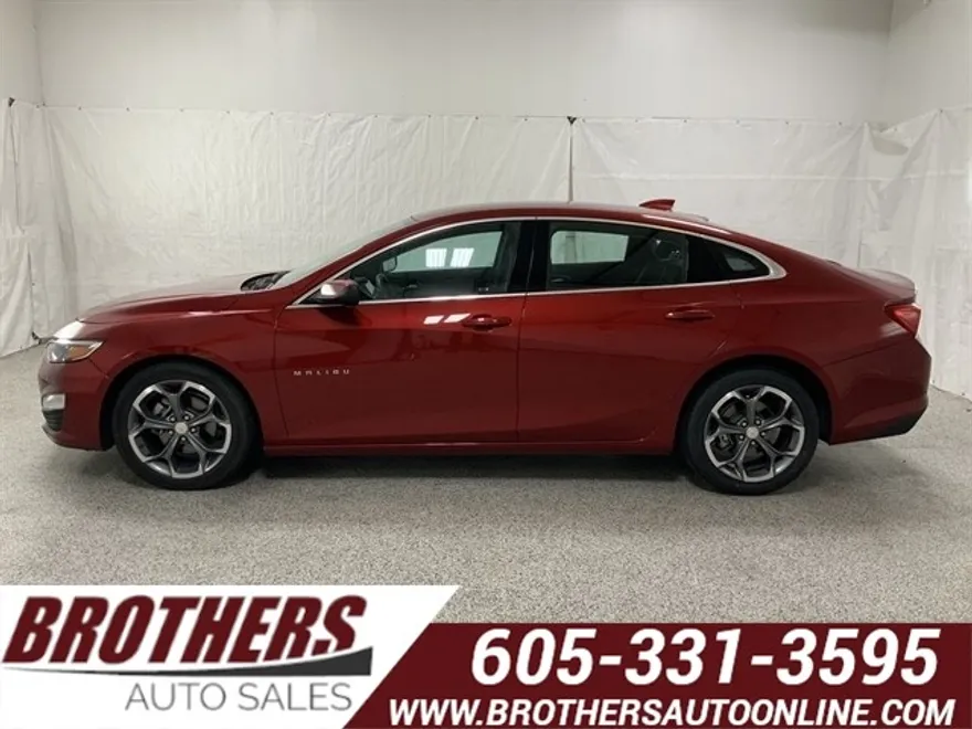 2024 Chevrolet Malibu 1LT photo 1