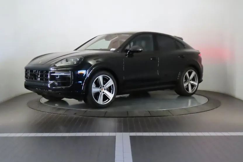 2025 Porsche Cayenne GTS Coupe photo 1