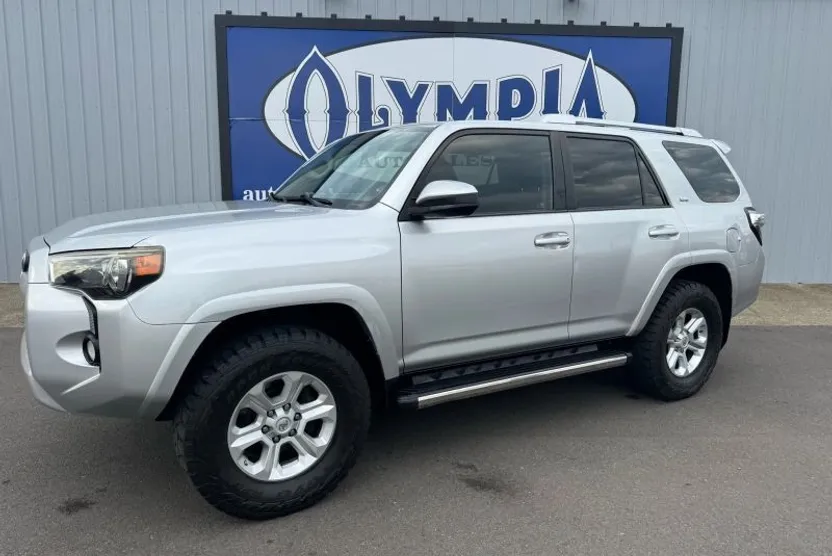 2014 Toyota 4Runner SR5 photo 1