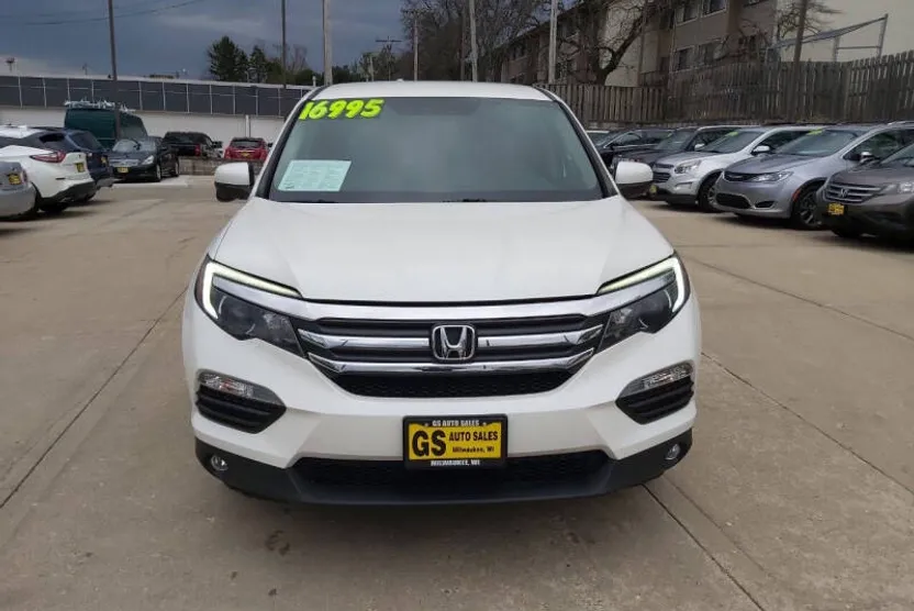 2016 Honda Pilot EX photo 1