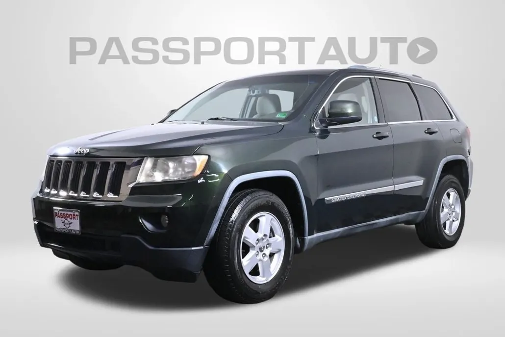 2011 Jeep Grand Cherokee Laredo photo 1