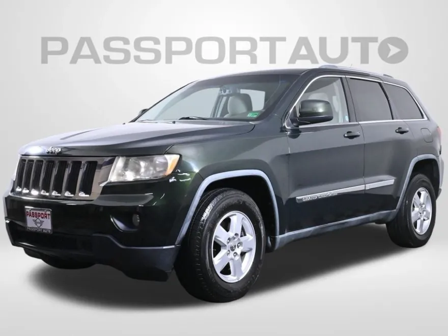 2011 Jeep Grand Cherokee Laredo photo 1