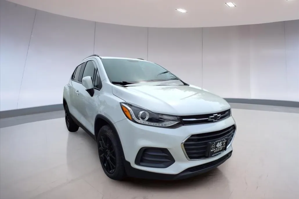2022 Chevrolet Trax LT photo 1
