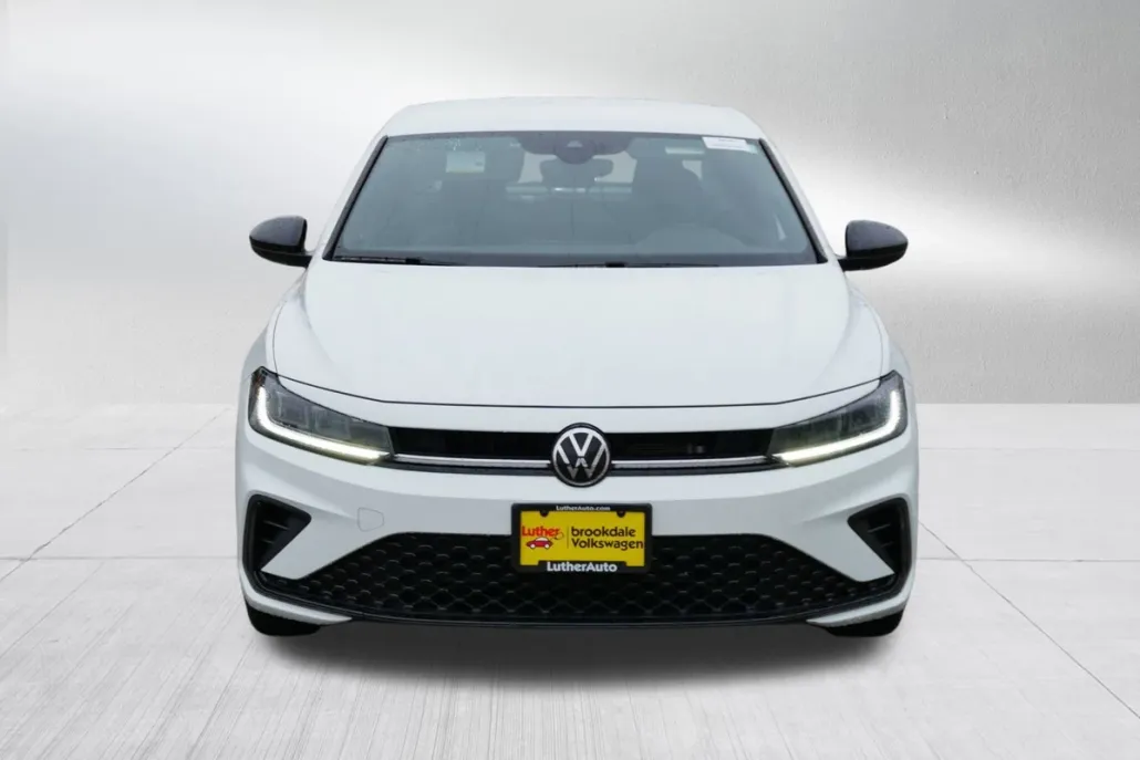 2025 Volkswagen Jetta Sport photo 1