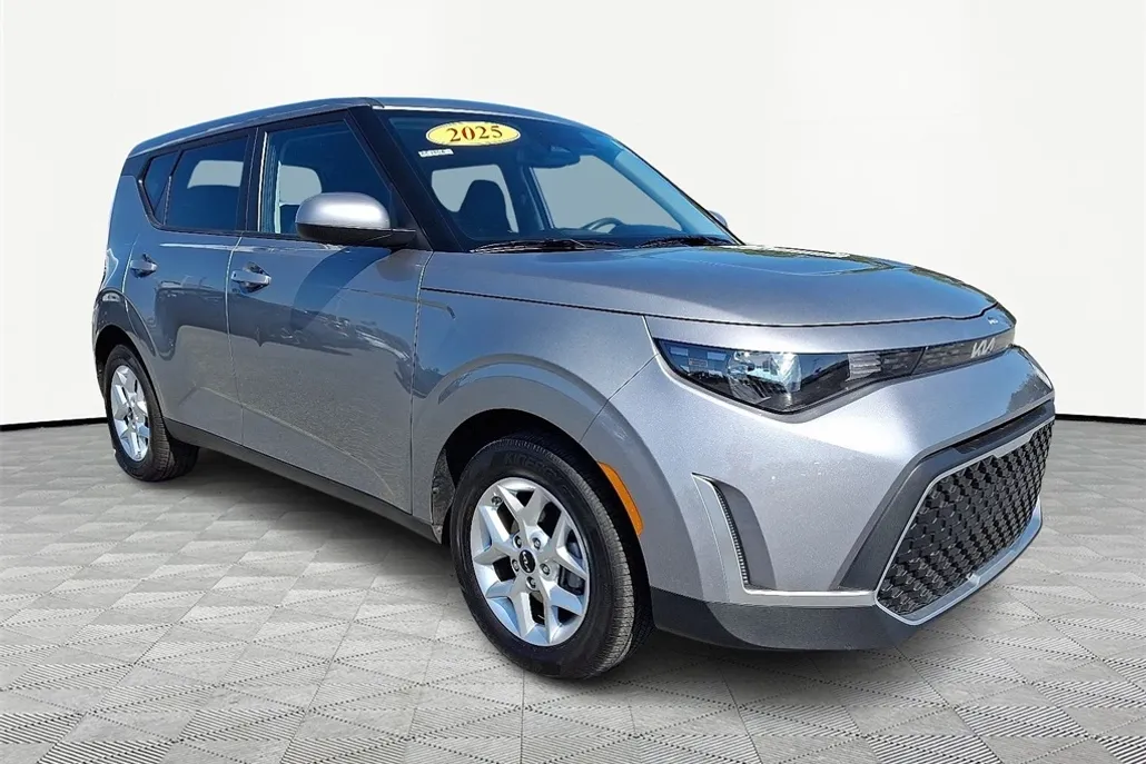 2025 Kia Soul S photo 1