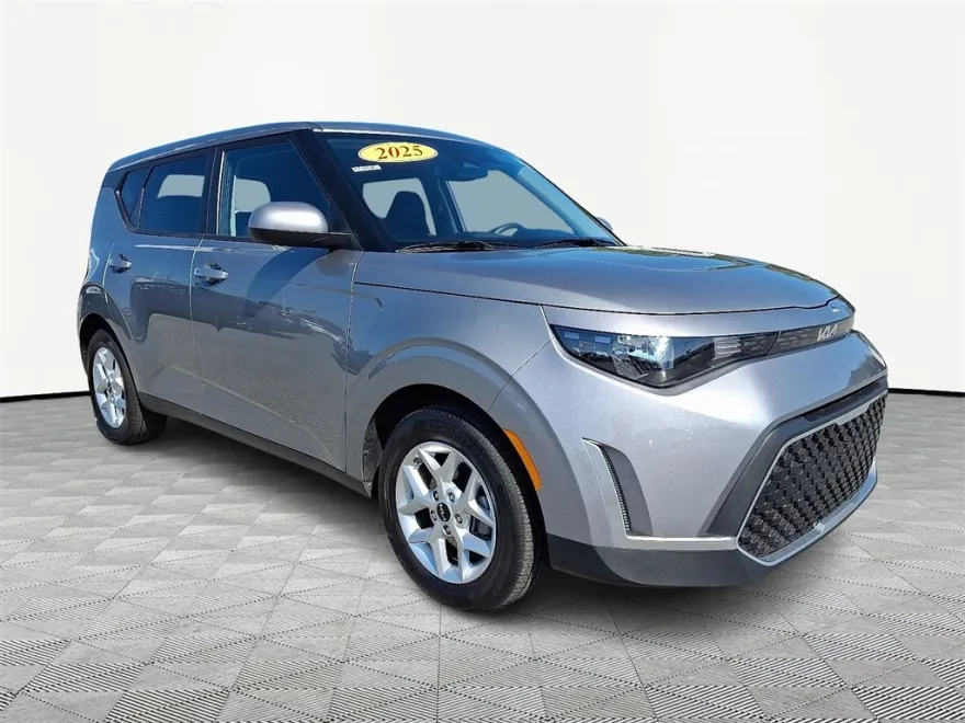 2025 Kia Soul S photo 1