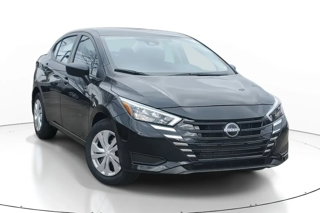 2025 Nissan Versa S photo 1