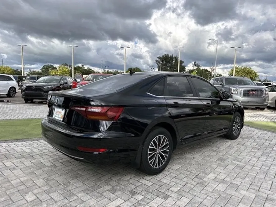 2019 Volkswagen Jetta SEL photo 1