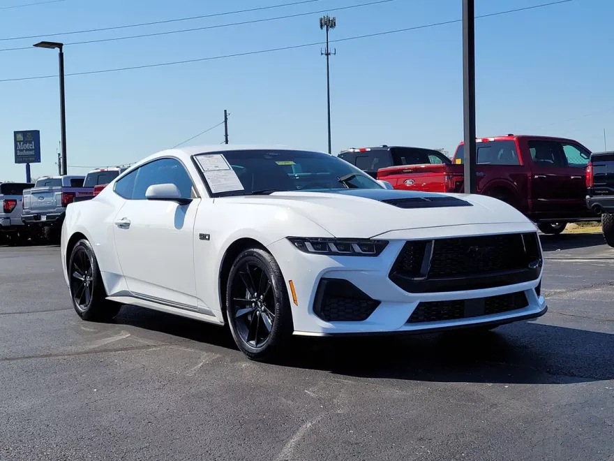2025 Ford Mustang GT photo 1