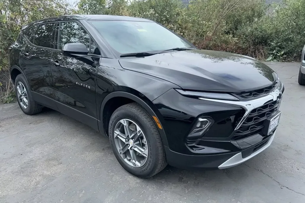 2023 Chevrolet Blazer 2LT photo 1