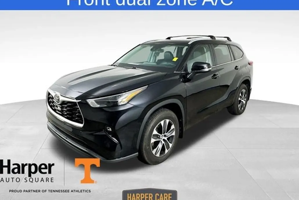 2023 Toyota Highlander XLE photo 1