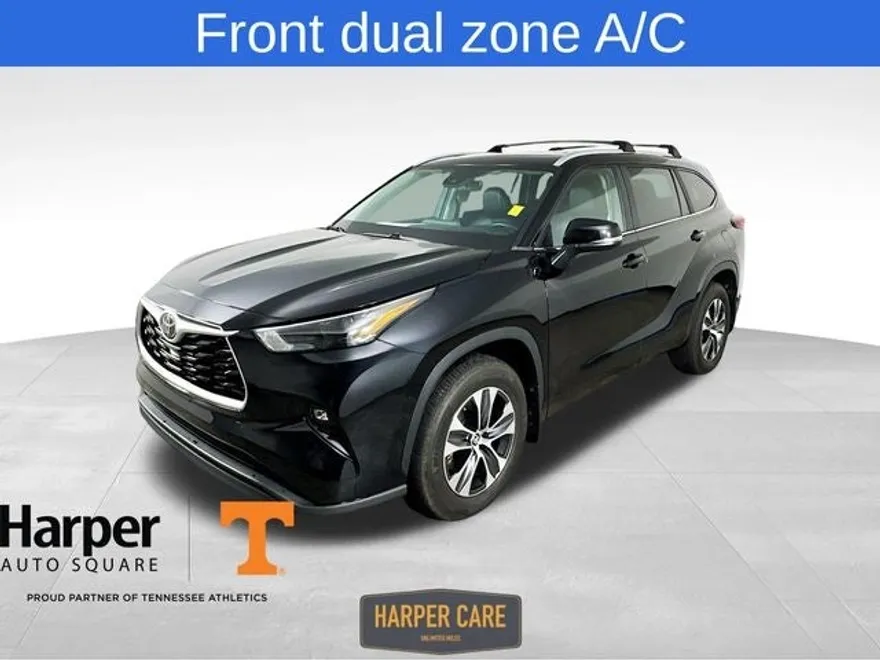 2023 Toyota Highlander XLE photo 1