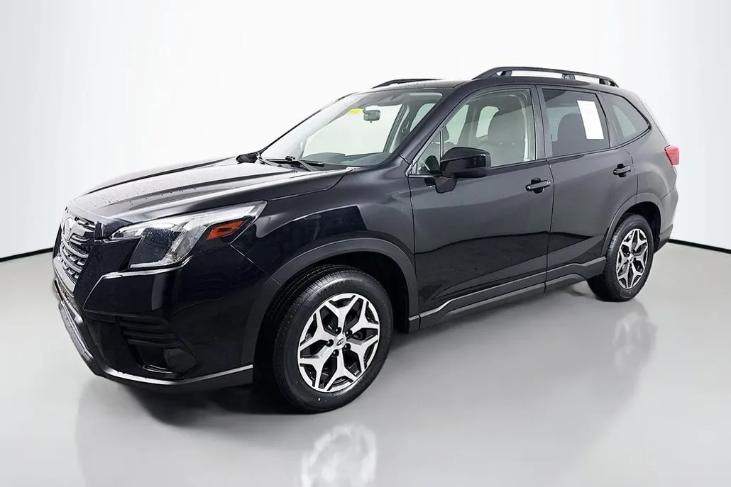 2023 Subaru Forester Premium photo 1