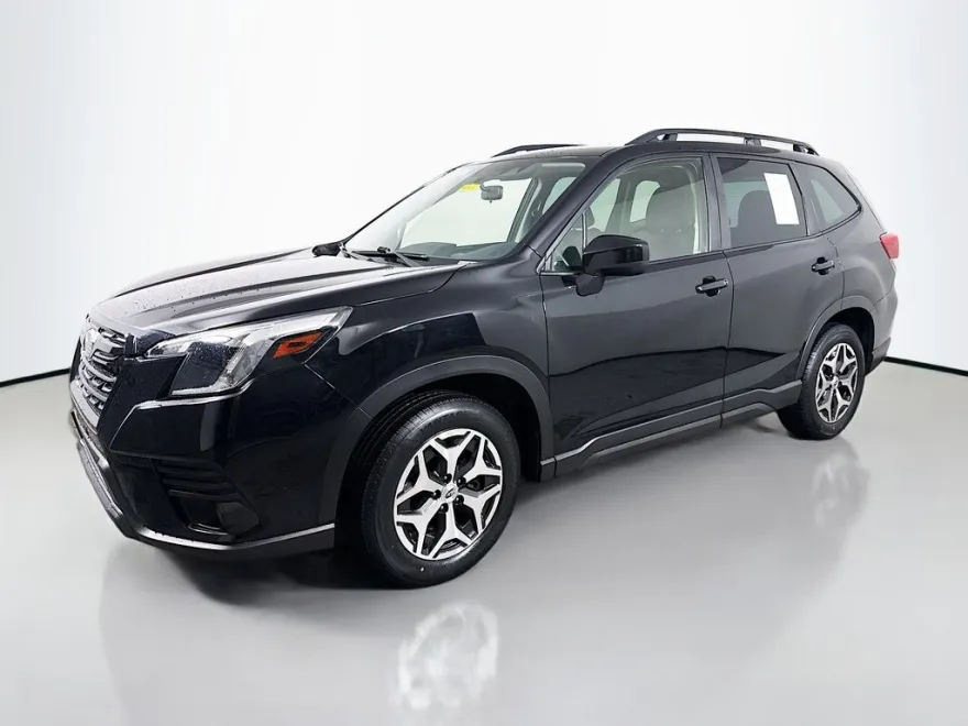 2023 Subaru Forester Premium photo 1