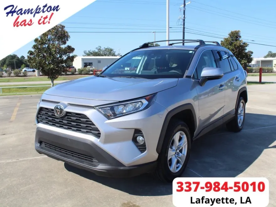 2020 Toyota RAV4 XLE photo 1