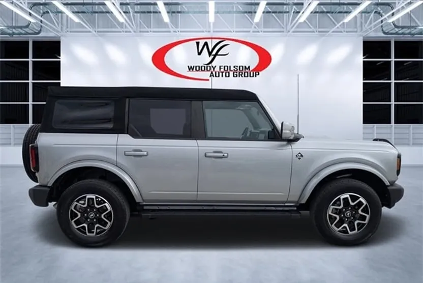2023 Ford Bronco Outer Banks photo 1