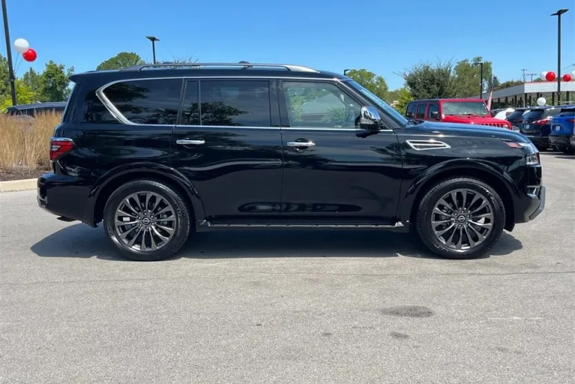 2024 Nissan Armada Platinum photo 1