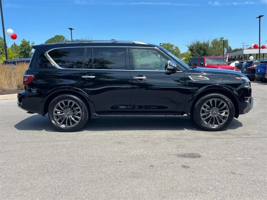 2024 Nissan Armada Platinum photo 1