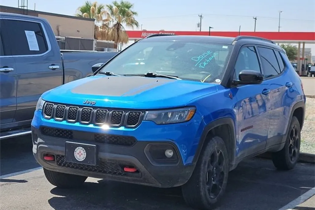 2023 Jeep Compass Trailhawk photo 1