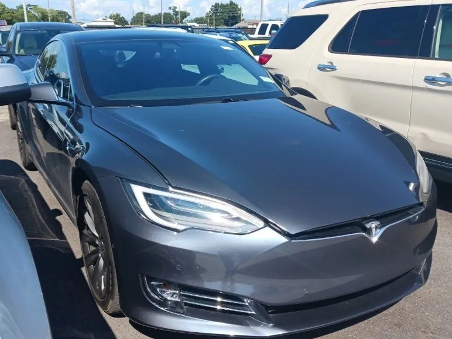 2020 Tesla Model S Long Range photo 1