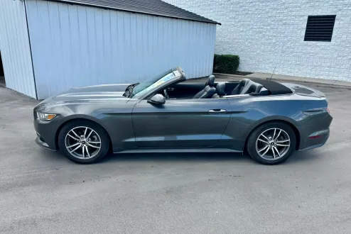2016 Ford Mustang EcoBoost Premium photo 2