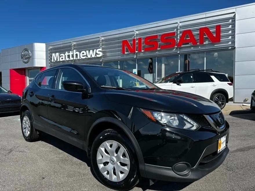 2018 Nissan Rogue Sport S photo 1