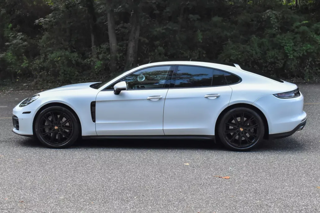 2021 Porsche Panamera 4 photo 1