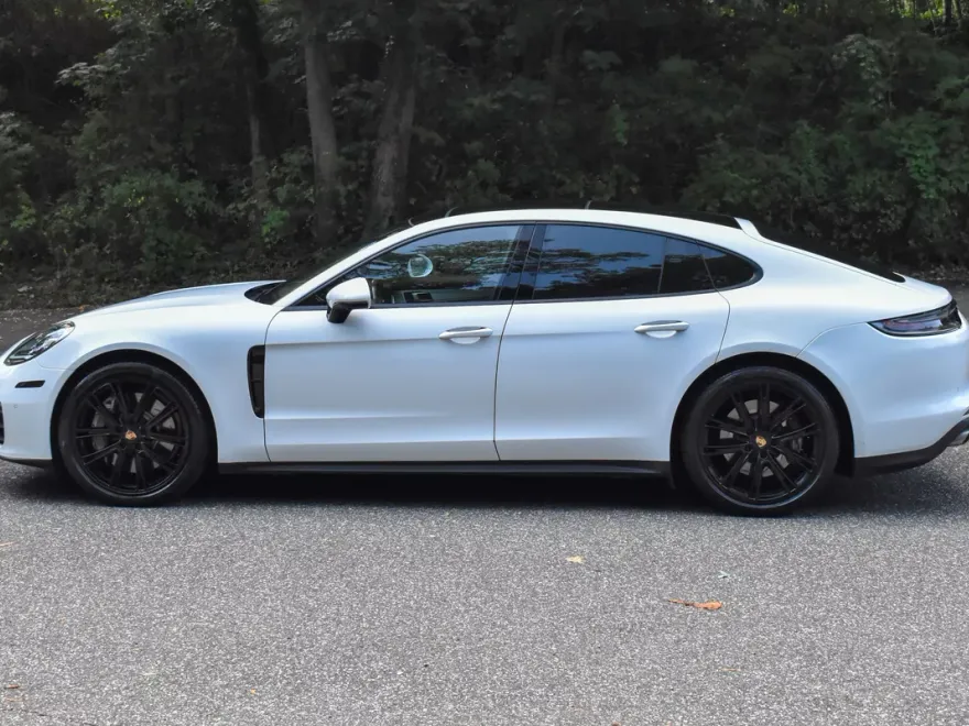 2021 Porsche Panamera 4 photo 1