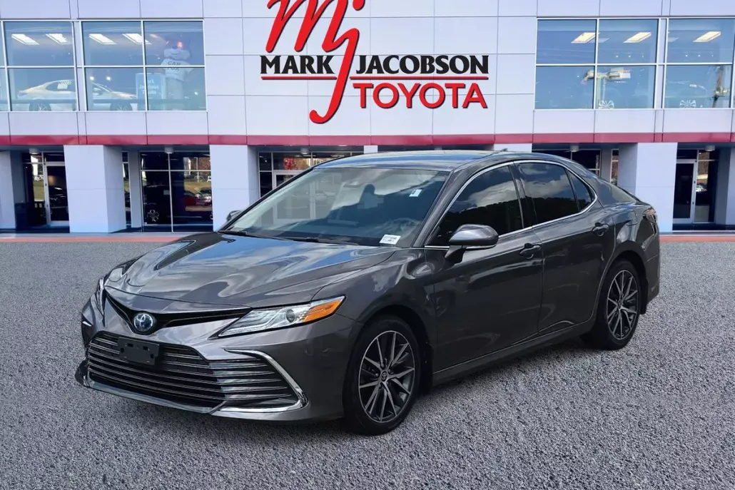 2023 Toyota Camry Hybrid XLE photo 1