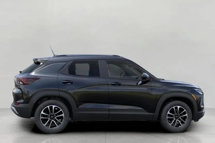2026 Chevrolet Trailblazer LT photo 1