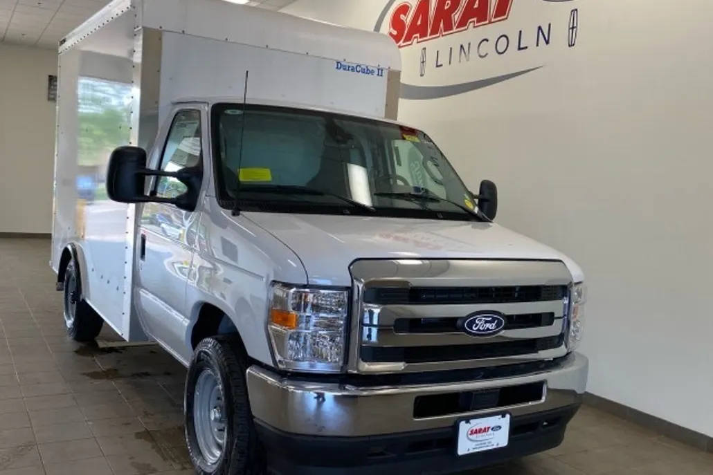2026 Ford E-350 Base photo 1