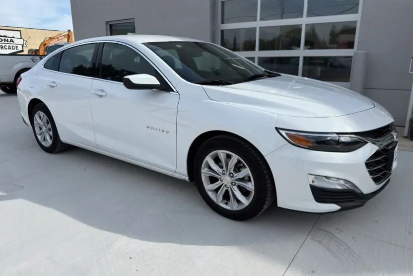 2024 Chevrolet Malibu 1LT photo 1