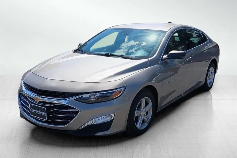 2023 Chevrolet Malibu photo 1