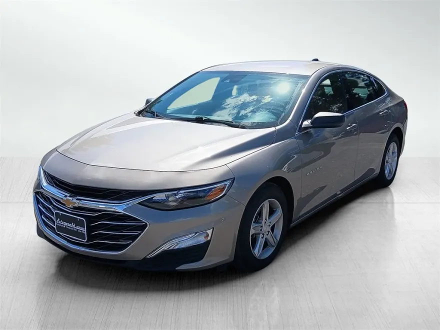 2023 Chevrolet Malibu photo 1