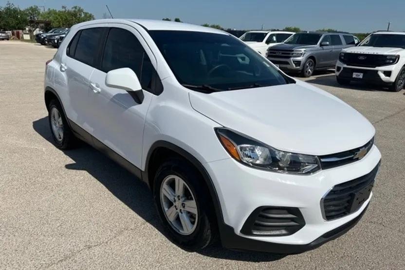 2019 Chevrolet Trax LS photo 1