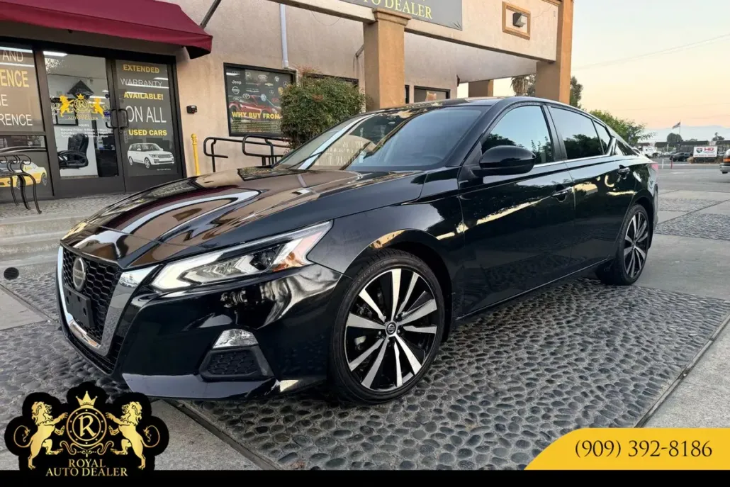 2021 Nissan Altima 2.5 SR photo 1