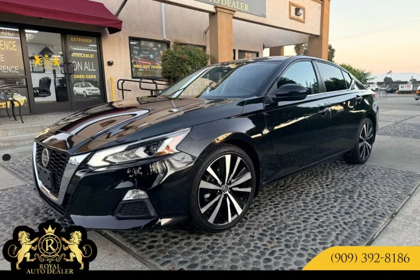 2021 Nissan Altima 2.5 SR photo 1