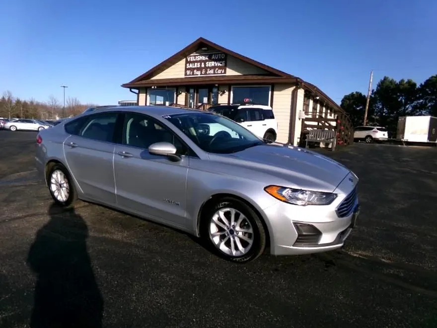 2019 Ford Fusion SE Hybrid photo 1
