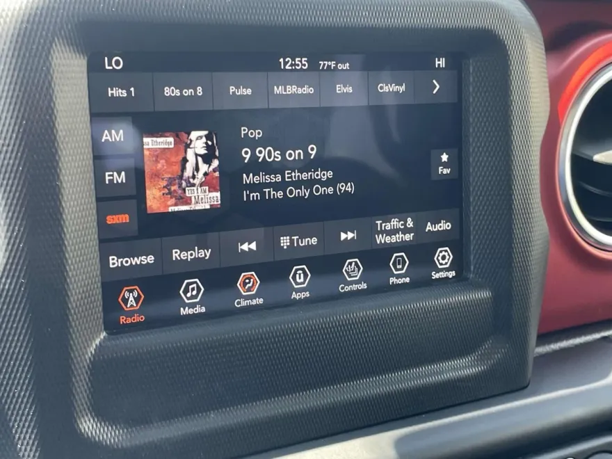 2021 Jeep Gladiator Rubicon photo 2