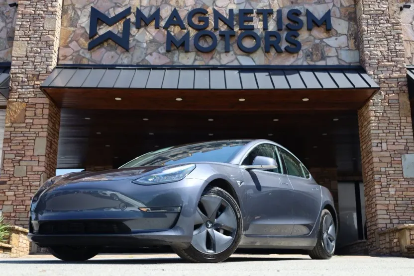 2020 Tesla Model 3 Long Range photo 1