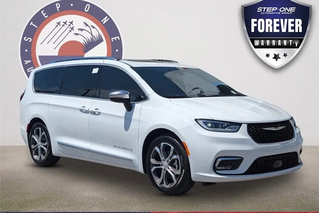 2026 Chrysler Pacifica Pinnacle photo 1