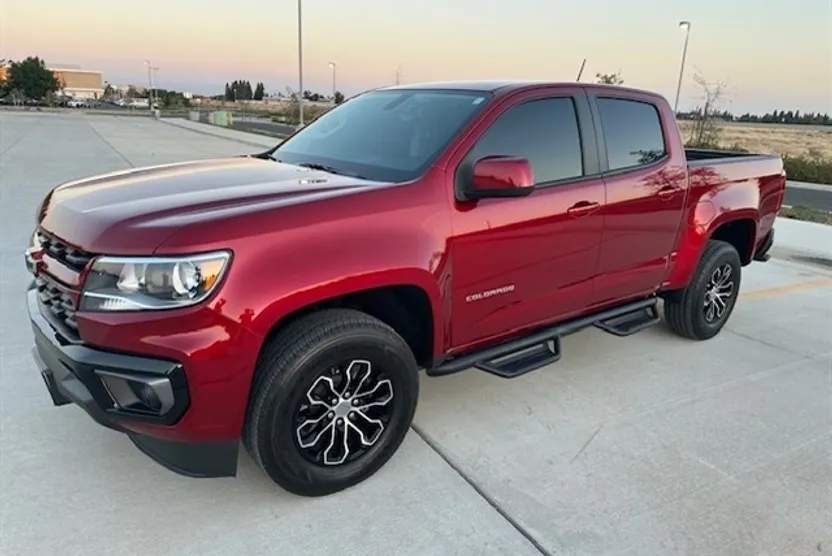 2021 Chevrolet Colorado LT photo 1