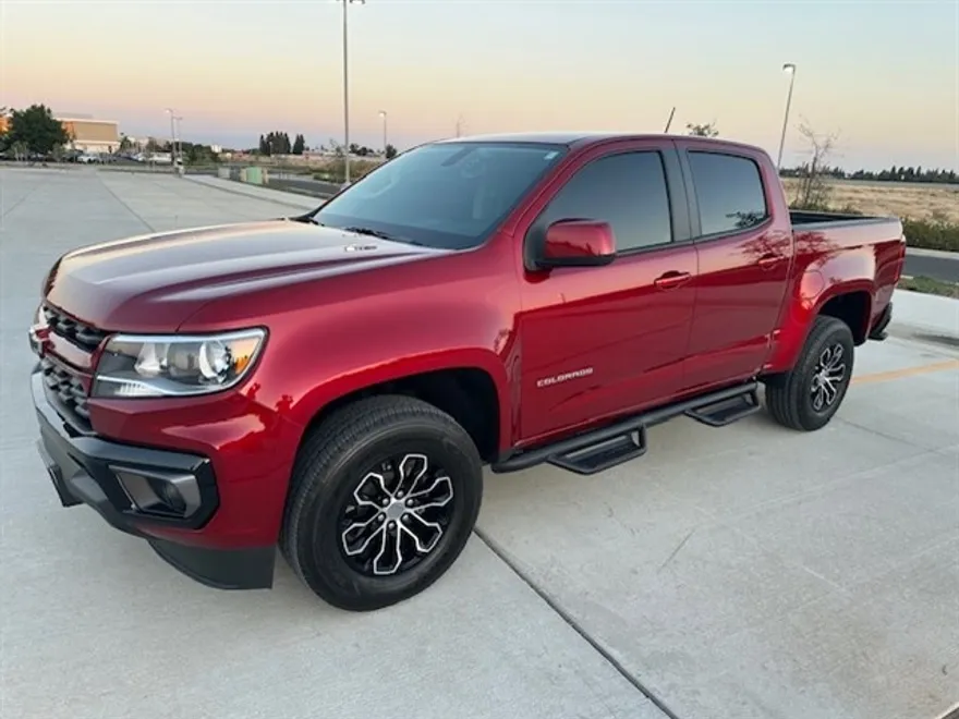 2021 Chevrolet Colorado LT photo 1