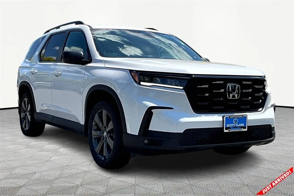 2025 Honda Pilot Sport photo 1